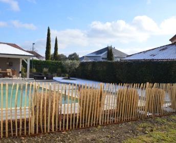 Tour de piscine en ganivelle